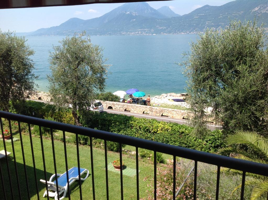 Residence Villa Al Lido Brenzone sul Garda Rom bilde